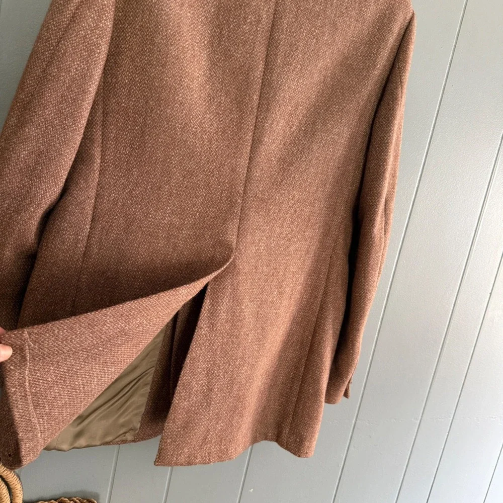 Harris Tweed Vintage Mens Brown Herringbone Wool Blazer 42R FLAW Moth Damage
